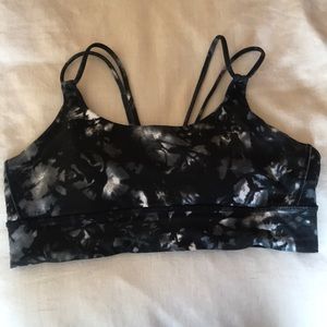 Lululemon camo sports bra size Small